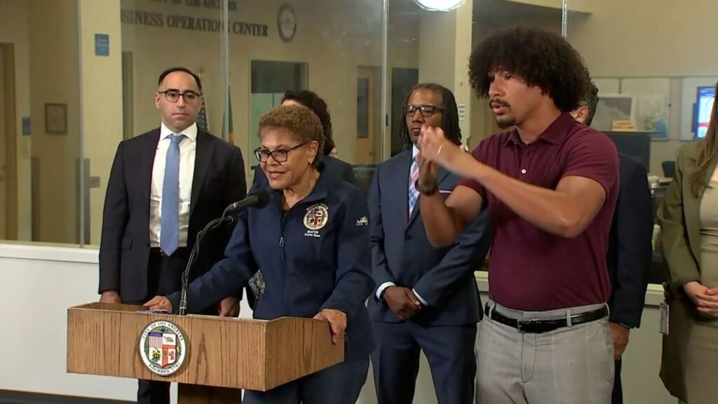 Mudaaharaadyada Los Angeles