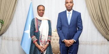 Ra’iisul Wasaare Xamsa Cabdi Barre Oo La Kulmay Ku-xigeenka Agaasimaha Guud ee IOM