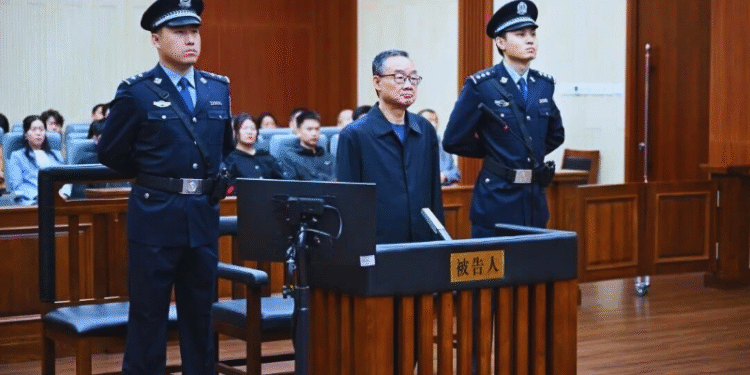 Shiinaha: Wasiir hore ayaa lagu xukumay dil toogasho ah?