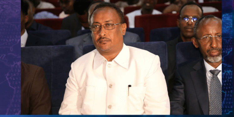 Muungaab oo markii ugu horreeeysay ka hadlay wixii ka dhacay Saldhigga Wardhiigley. Guddoomiye Muungaab ayaa ka digay in la qabto bananabax fowda ah. “ saxibow hadaad shalay qori caaradii halmar fursad ku heshay maanta kuu soo noqon meyso “