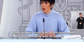 Spain Oo Sharci Deggenaansho Siineysa Kumannaan Muhaajiriin Ah, waxa ka Faa’iideysan Doona qar Soomaali.