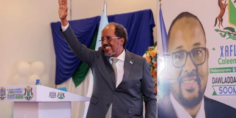 Xasan Sheekh oo u baxaya safar degdeg ah ee dalka Itoobiya.