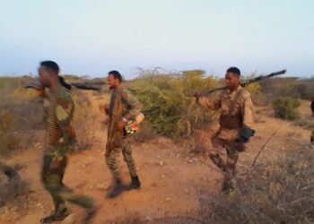 Dagaal culus oo ka socda duleedka Jamaame, duqeymo cirka ahna wa socdaan