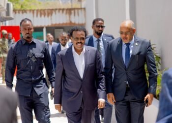Farmaajo oo wada dadaallo lagu soo dhoweynayo Xasan Sheekh, Deni iyo Axmed Madoobe