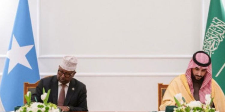 Sacuudiga iyo Soomaaliya ayaa kala saxiixday heshiis ku saabsan iskaashi militari