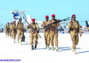 Axmed Madoobe iyo Deni oo ciidamo hubeysan u soo diray Muqdisho.