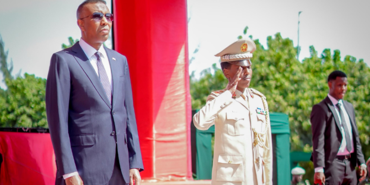 Xamse Cabdi Barre oo ka qeybgalay munaasabadda xil-wareejinta Taliyaha Ciidanka Xoogga Dalka Soomaaliyeed.