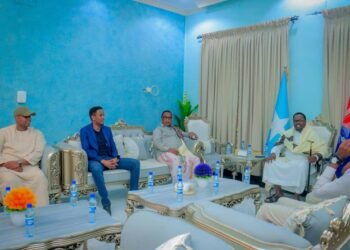 Ra’iisul Wasaare Ku-xigeenka Saalax Jaamac iyo Duqa Muqdisho oo Kulan ku Yeeshay Caasimadda