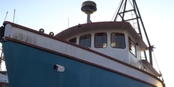 Markab kalluumeysi oo Shiinaha laga leeyahay oo laga sii daayay xeebaha Puntland