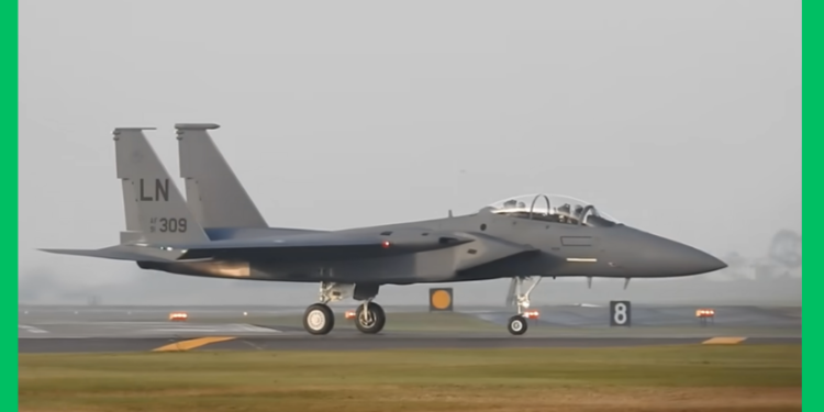 Kuwait oo Soo Riday Diyaarad Mareykan ah iyo Drones Badan oo Hawadeeda Soo Galay