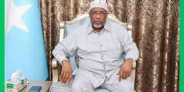 Aadan Madoobe oo la kulmay odayaasha Koonfur Galbeed kadib xiisada oo kacsan