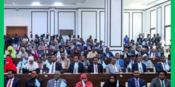 136 xildhibaan oo digniin u diray madaxweyne Xasan Sheekh