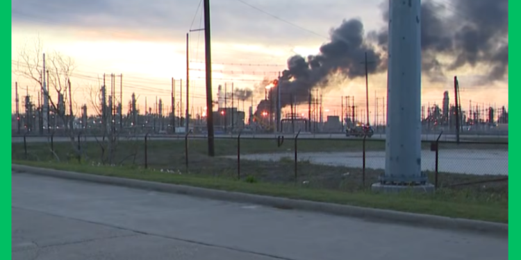 Qarax ka dhacay warshad shidaal oo ku taalla Texas