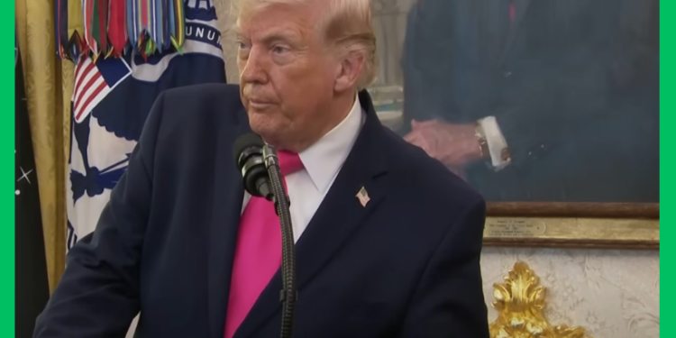 Trump oo sheegay in wada hadallo u socdaan dalkiisa iyo Iiraan