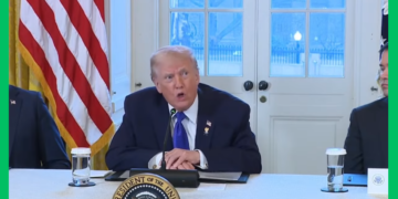 Trump oo qorsheynaya inuu ka baxo dagaalka Iiraan