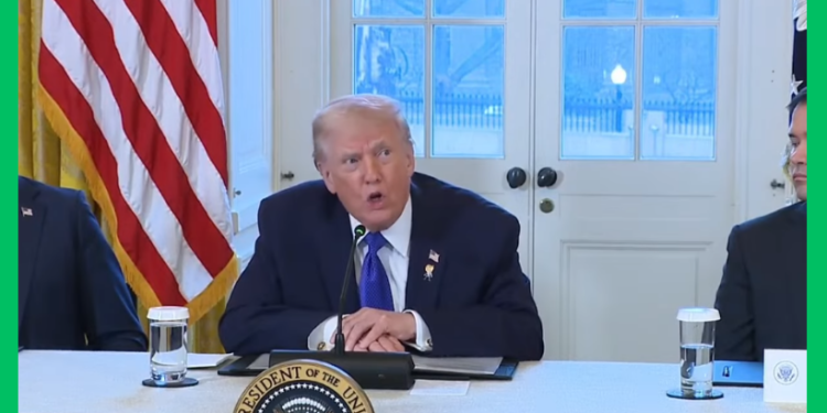 Trump oo qorsheynaya inuu ka baxo dagaalka Iiraan