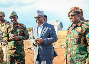 Wasiirka Gaashaandhigga iyo Taliyaha Ciidanka oo booqday fariisimaha Baydhaba