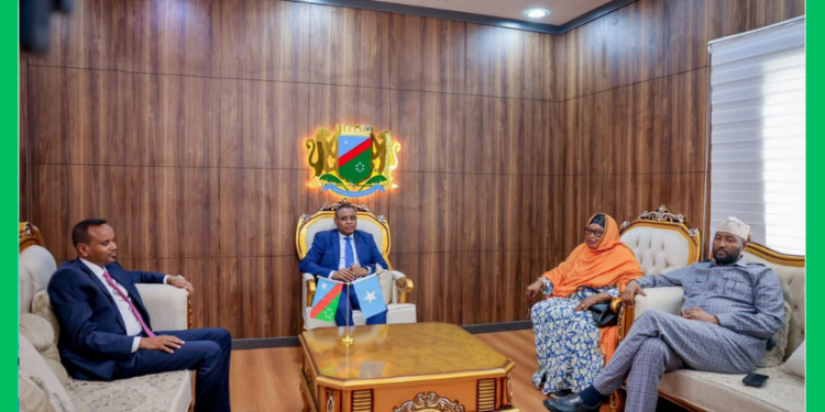 Jibriil oo la kulmay xildhibaano iyo duqa Baydhabo