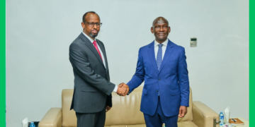 Safiirka Soomaaliya ee Nigeria oo gudbiyay waraaqaha aqoonsiga ee safiirnimo