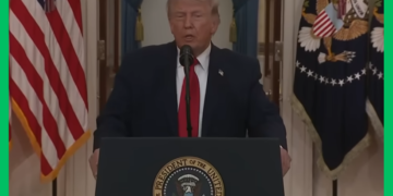 Trump oo qorsheynaya in uu ciidankiisa kala baxoYurub