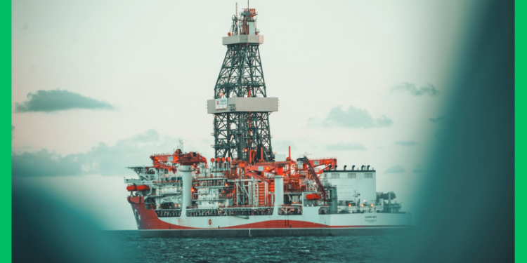 Markabka Çağrı Bey oo u amba baxay ceelka Curad-1 si uu bilaabo howlgalka shidaalka