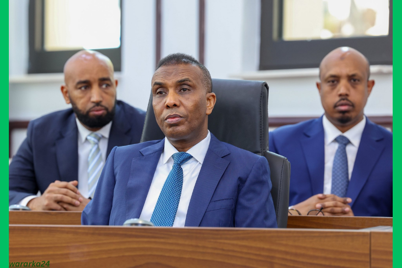 Ra’iisul Wasaare Xamza oo si adag u dhaliilay Axmed Madoobe