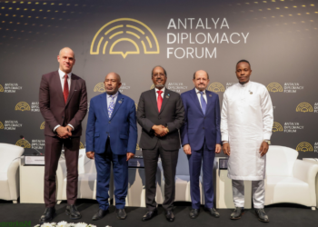 Xasan Sheekh oo ka qeyb galay Madasha Diblumaasiyadda Antaaliya+sawiro