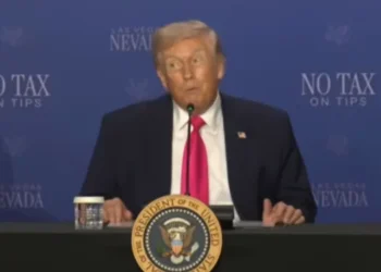 Trump oo sheegay inuu la socdo khilaafka ka dhex tagan madaxda Iran