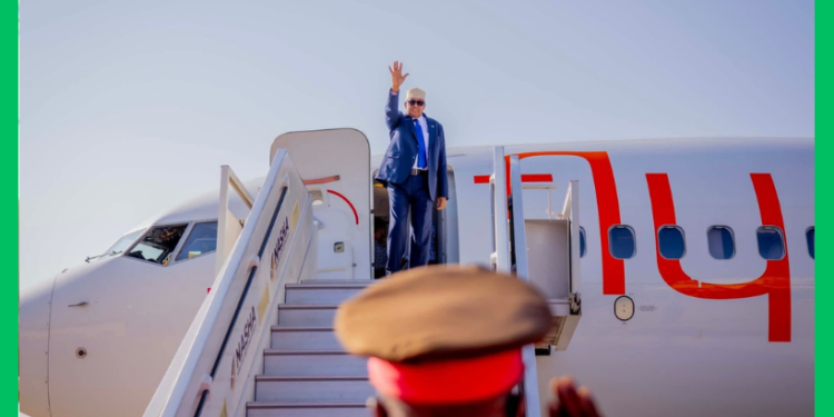 Madaxweyne Cirro oo u safray Imaaraadka Carabta+sawiro