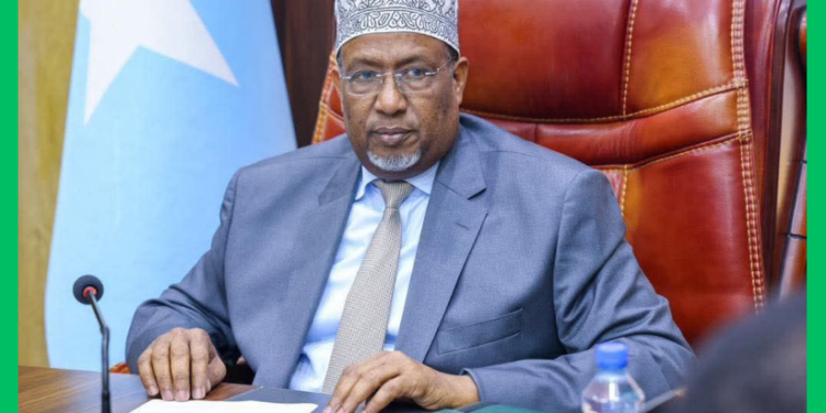 Aadan Madoobe oo ku wajahan Baydhabo xilli ay siyaasadda kacsan tahay
