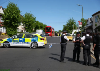 Sawiro: Laba nin oo Yuhuud ah oo lagu weeraray magaalada London