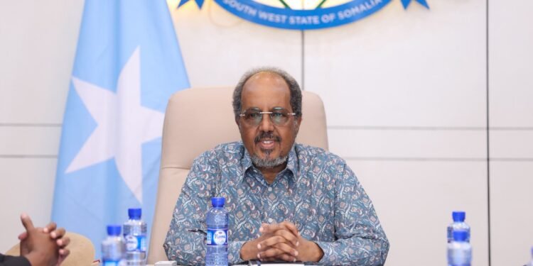 Xasan Sheekh oo shir ku casuumay Golaha Mustaqbalka Soomaaliya