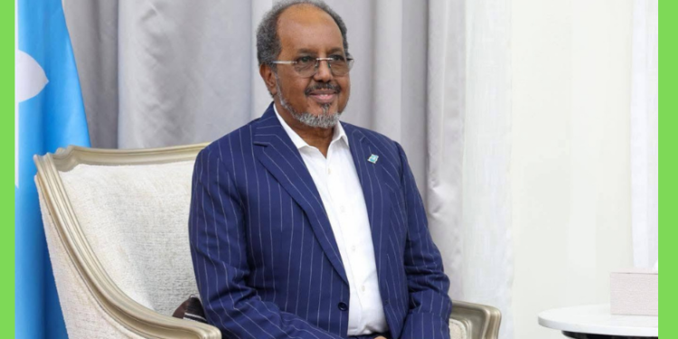 Xasan Sheekh oo qorsheynaya mushaar kordhin loo sameeyo ciidamada
