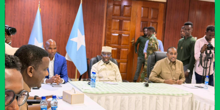 Beesha caalamka oo mucaaradka ku cadaadineysa wadahadalka Xasan Sheekh