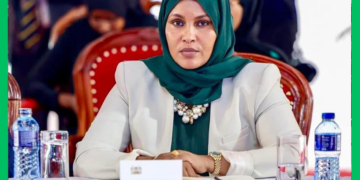 Xildhibaan Fardowsa Cigaal oo iska casishay xisbiga Xasan Sheekh