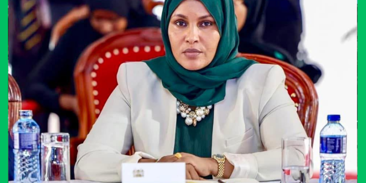 Xildhibaan Fardowsa Cigaal oo iska casishay xisbiga Xasan Sheekh