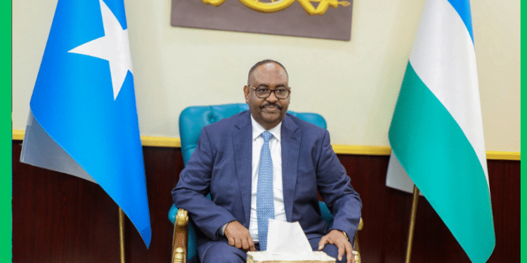 Madaxweyne Deni oo kusoo wajahan magaalada Muqdisho