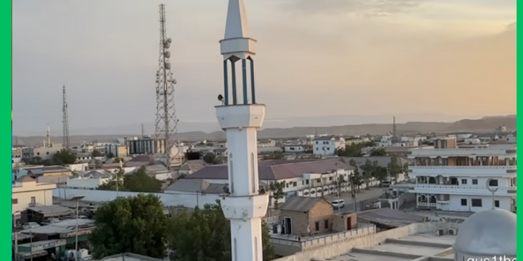 Lix muwaadin oo Moroccan ah oo ku xirnaa xabsiga Boosaaso oo dib loogu celiyay dalkooda