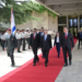 Safiirka cusub ee Somaliland oo warqadaha aqoonsiga u gudbiyay madaxweynaha Israel+sawiro