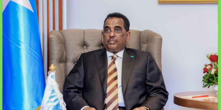 Wasiir Cali Xoosh oo si kulul u dhaliilay Madaxweynaha Puntland