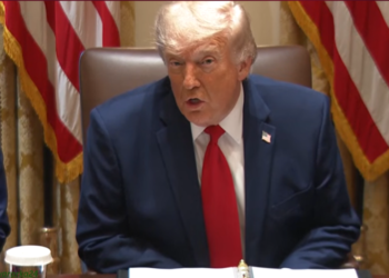 Trump Oo Ku Hanjabay Inuu “Dhulka La Simi Doono” Cumaan