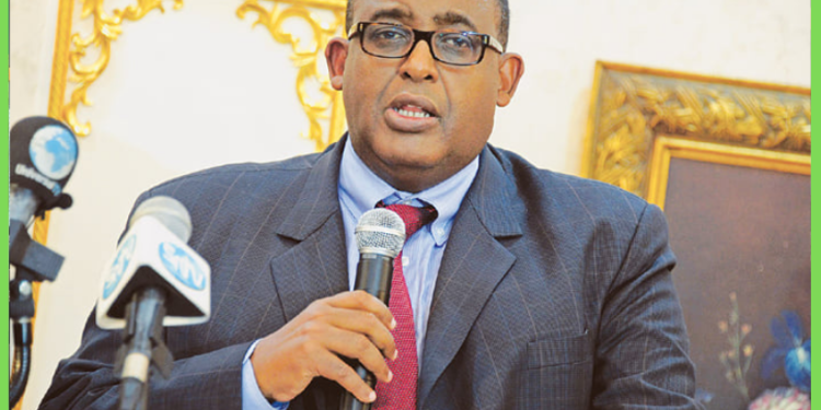 Cumar Cabdirashiid oo ugu baaqay dowladda iyo mucaaradka inay is-xakameyn