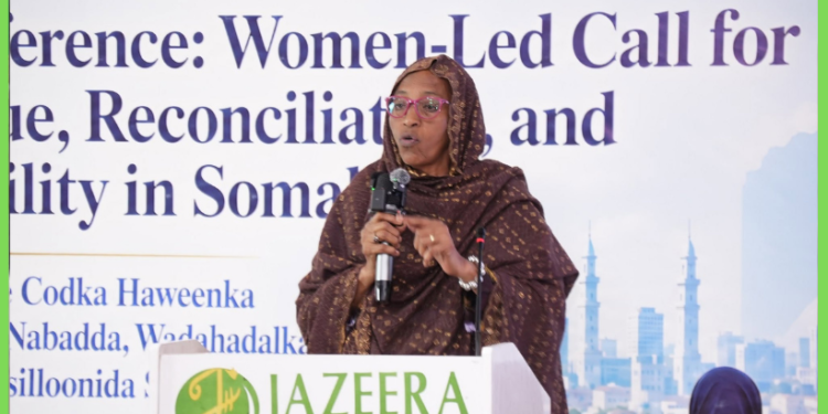 Haweenka Soomaaliyeed oo ku baaqay wada hadal siyaasadeed