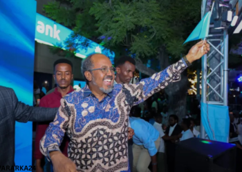 Xasan Sheekh oo xalay shacabka Muqdisho kala qeyb galay dabaal-degga 1-da Luulyo + sawiro