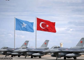 Daawo: Diyaaradaha dagaalka F-16 oo ka qeyb galay dabaal-degga 1-da Luulyo