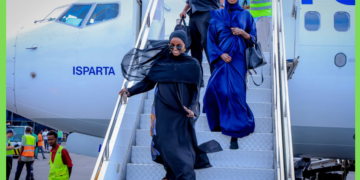 Naadiya Maxamed oo booqasho ku timid magaalada Muqdisho+sawiro