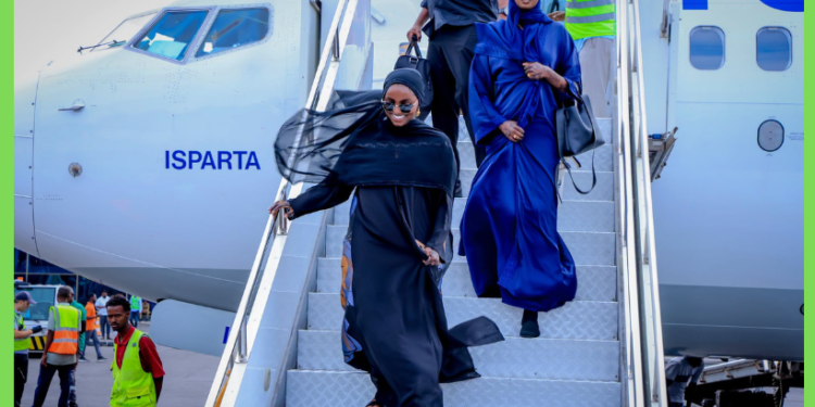 Naadiya Maxamed oo booqasho ku timid magaalada Muqdisho+sawiro