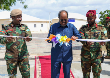 Madaxweyne Xasan Sheekh oo xarigga ka jaray xarunta cusub ee Taliska Guutada 77 + sawiro