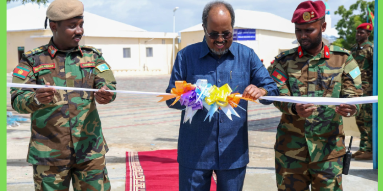 Madaxweyne Xasan Sheekh oo xarigga ka jaray xarunta cusub ee Taliska Guutada 77 + sawiro