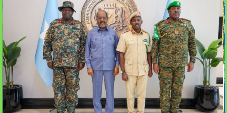 Madaxweyne Xasan Sheekh oo Muqdisho ku qaabilay taliye ku-xigeenka ciidanka Uganda